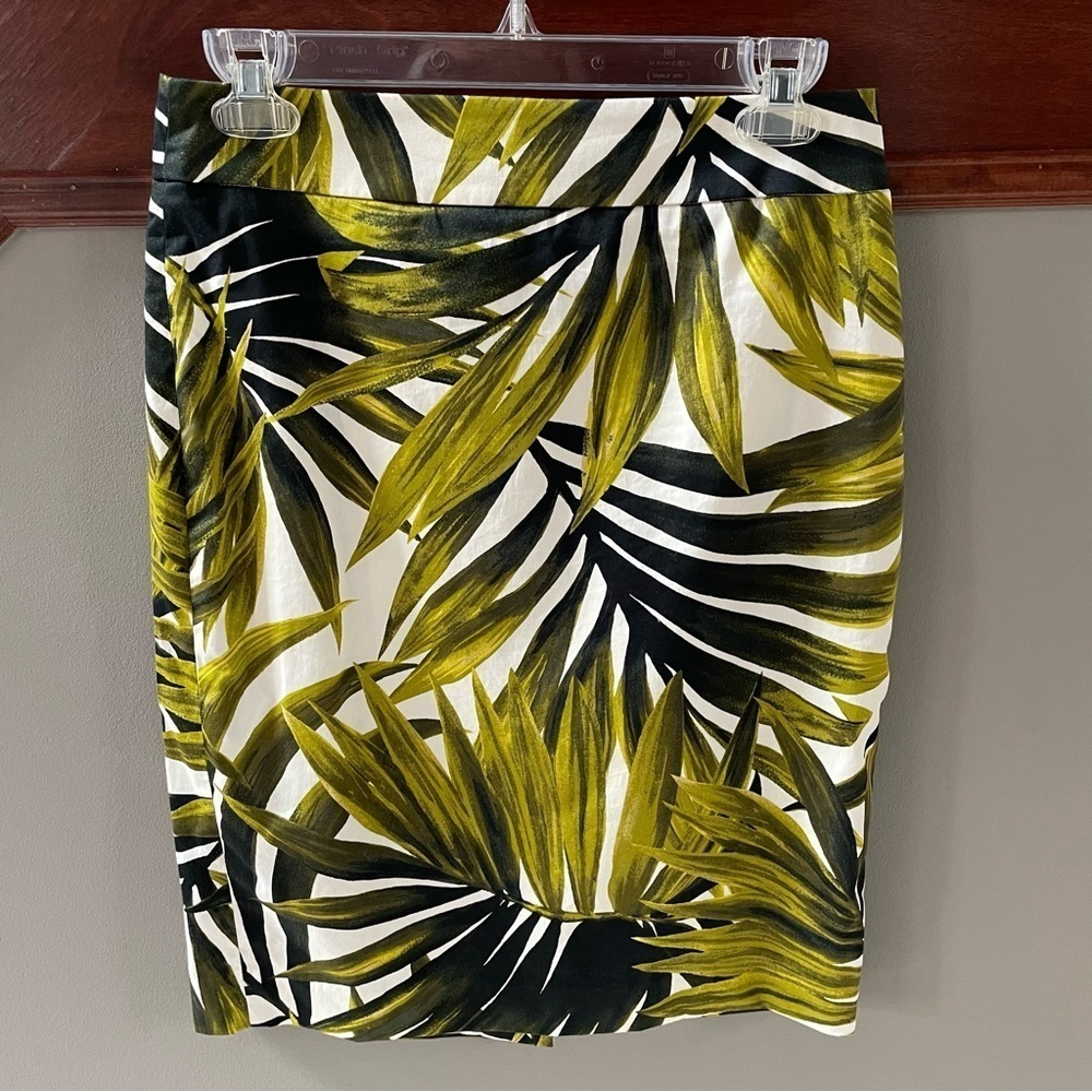 Ann Taylor Tropical Leaf Pencil Zip Kick Pleat Lined Skirt Office Vacation Palm